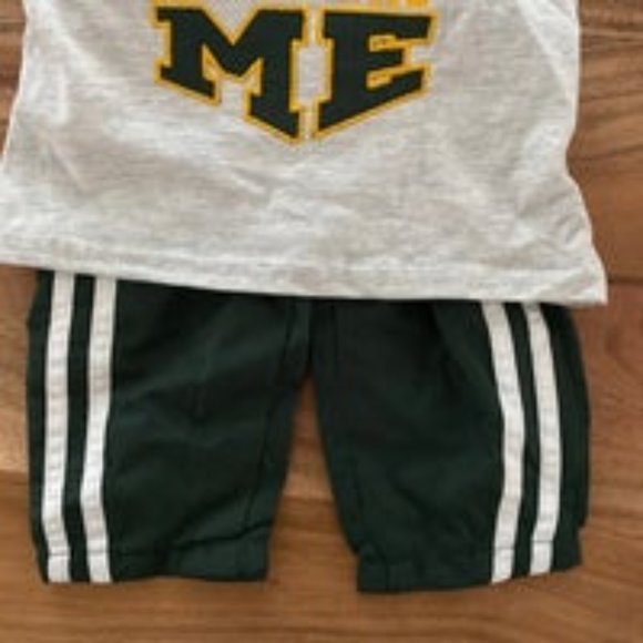 NWT graphic t-shirt and track pants - Picture 2 of 3